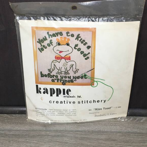 NEW Kappie Creative Stitchery KISS TOAD Cross Stitched Kit 10x10 - Picture 1 of 3